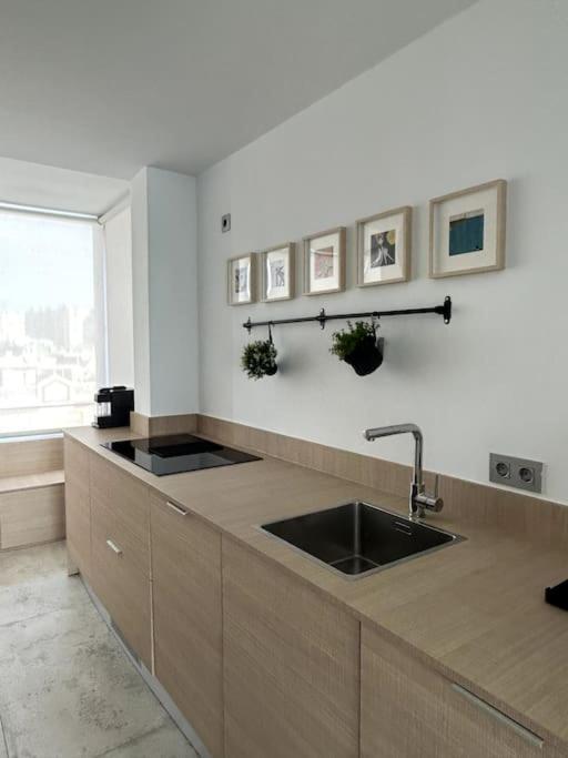 Moderno Y Completo Apartamento Frente Al Mar Málaga Exterior foto